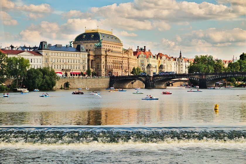 Národní divadlo a Vltava