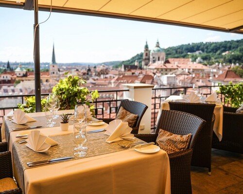 TOP 11 Rooftop Bar A Restaurac S V hledem Praha PragueHere