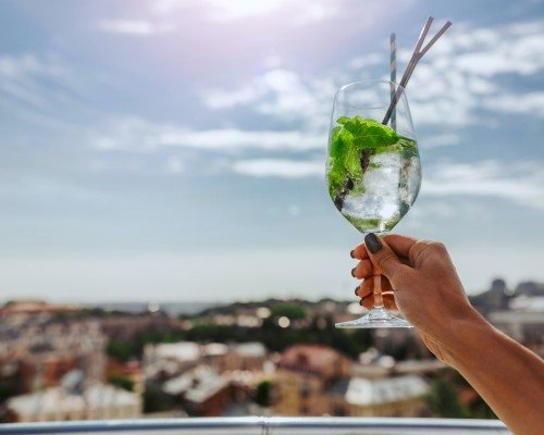 Nejlepší Rooftop bar a restaurace s výhledem na Prahu