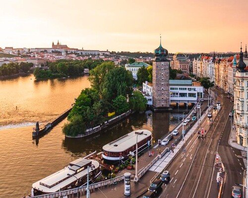 Nejlepší Rooftop bar a restaurace s výhledem na Prahu: Glass Bar