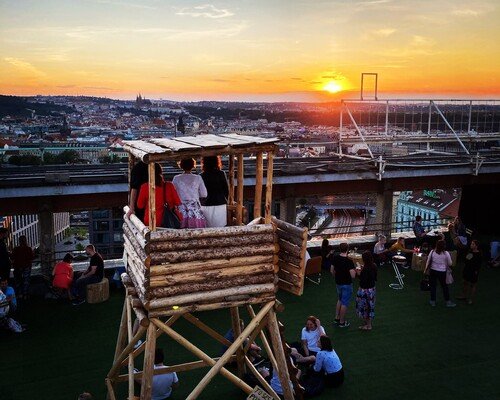 Nejlepší Rooftop bar a restaurace s výhledem na Prahu: Střecha Radost