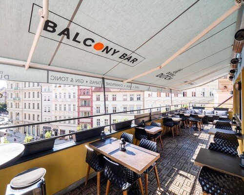 Nejlepší Rooftop bar a restaurace s výhledem na Prahu: Balcony Bar