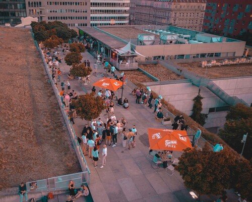 Nejlepší Rooftop bar a restaurace s výhledem na Prahu: Terasa Smíchov