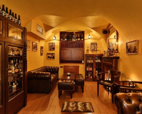 Nejlepší koktejl bary Praha: Hemingway Bar