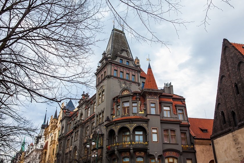 Krásná architektura v Pařížské ulici